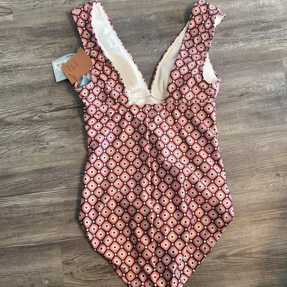 NWT SHADE & SHORE Swimsuit s 4-6 - Picture 5 of 8